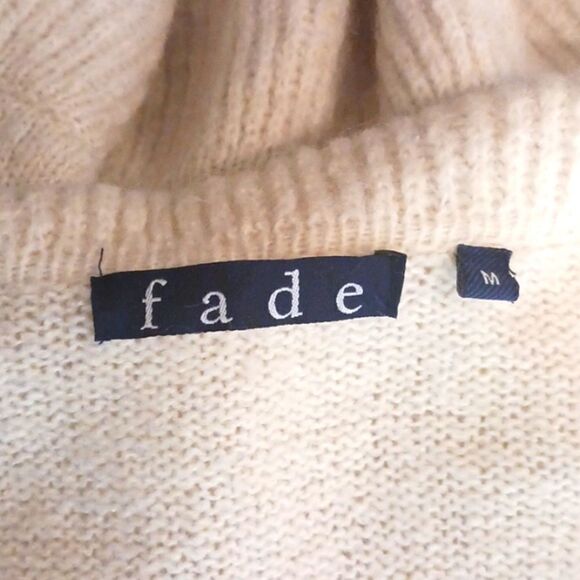 Boho Cream ruffled lapel/ cuffs long-sleeve cardigan with jeweled pockets M y2k - Picture 8 of 10